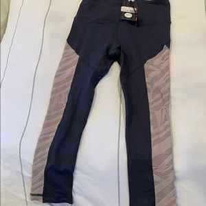 Vimmia Capri workout pants size small